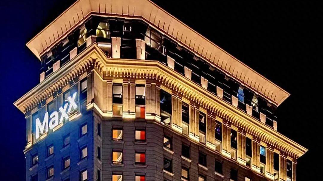 外滩封神！2025 最治愈的艺术展竟然藏在这家酒店里