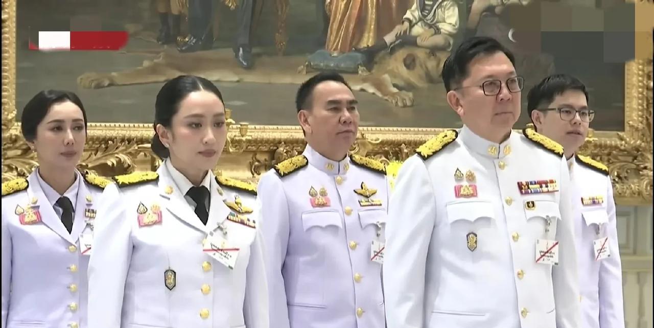 泰国新内阁宣誓就职，佩通坦和代理总理普坦怎么相处呢？到底谁说了算呢？虽然佩通坦只