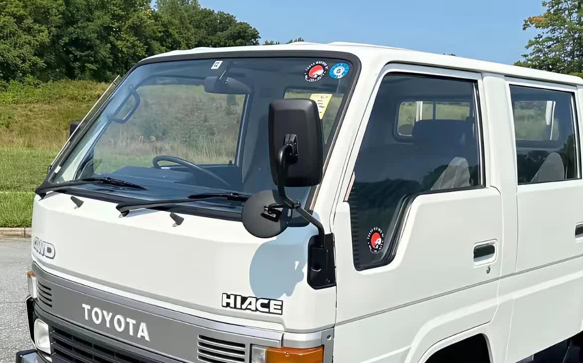 探秘丰田HIACE、海狮与戴娜的差异
   看到一辆日本丰田客货车的图片，第一