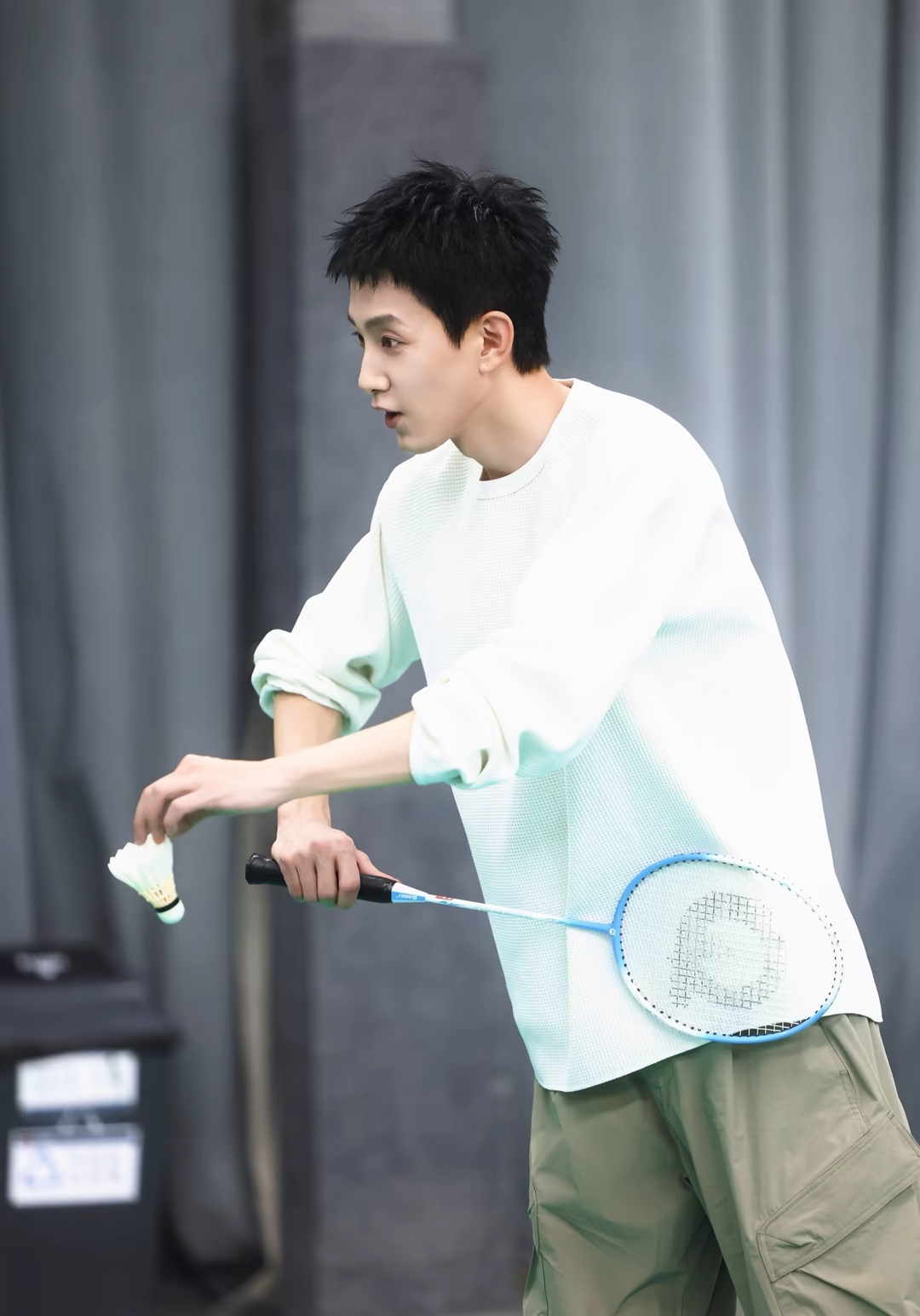 范世琦打羽毛球，网友：还记得一个新疆男孩吗？

范世琦在广西，玩的挺嗨，背景音乐