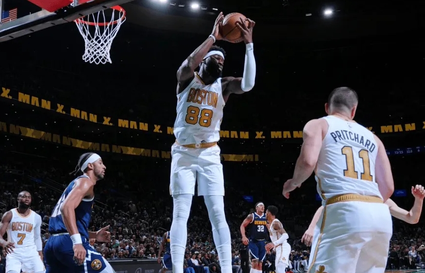 NBA常规赛，凯尔特人主场110-114不敌掘金。
全场比赛，凯尔特人球员内米亚