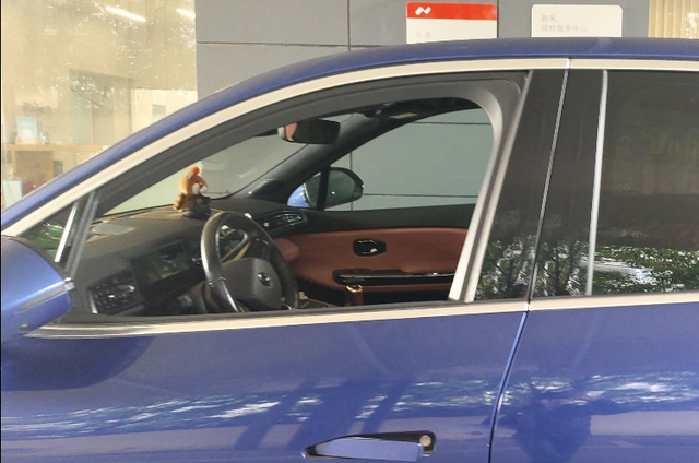 现在一键维保怎么如此迅速
上班路上很想打开车窗透会气，结果发现摇不上了…不知道被