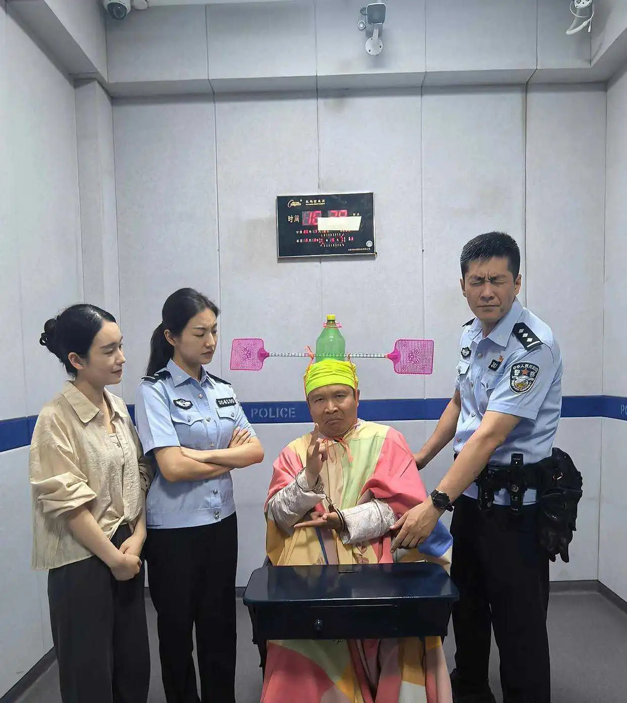 中间这位是什么大师？？？
