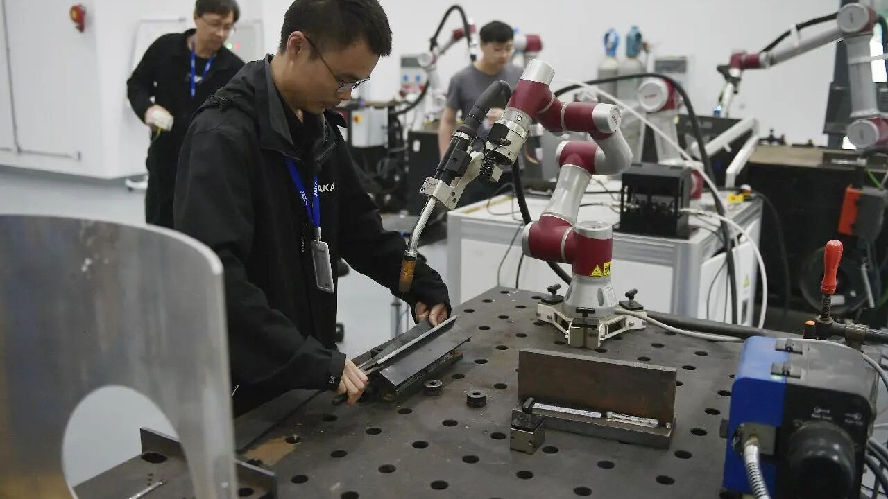 未来五年，这几个行业要“采取超常规措施”