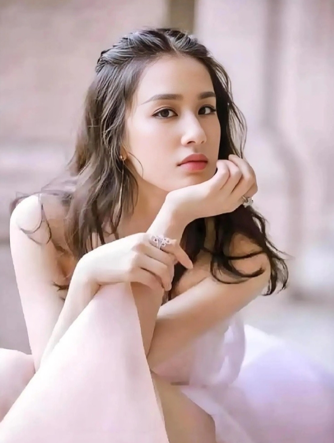 还以为黄圣依谈再婚，杨子会慌！

突然发现，

杨子手里有一张王牌，人家一点也不
