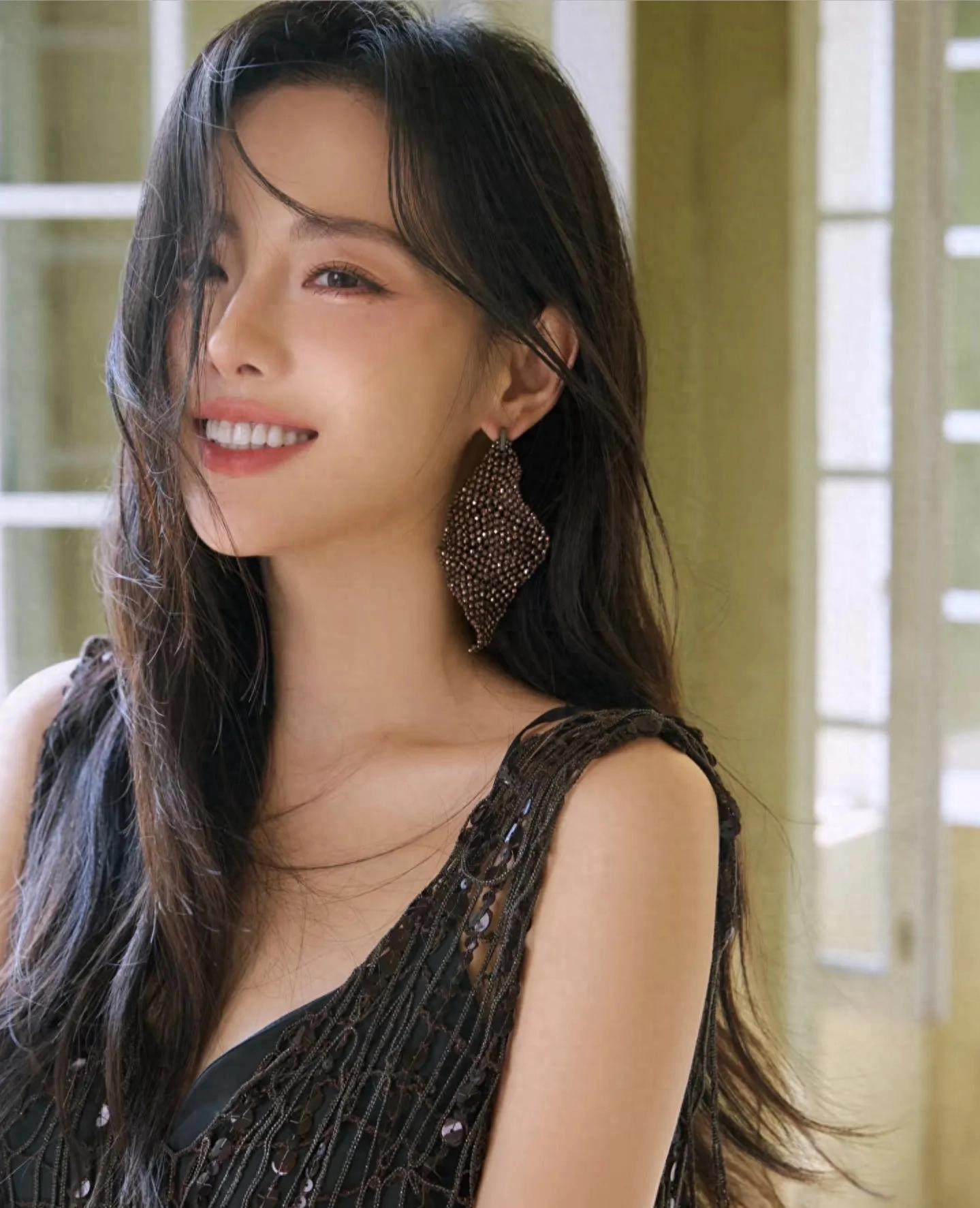 曾经的琼瑶剧女神，全网封禁一年后首秀亮相，惊呆众人！