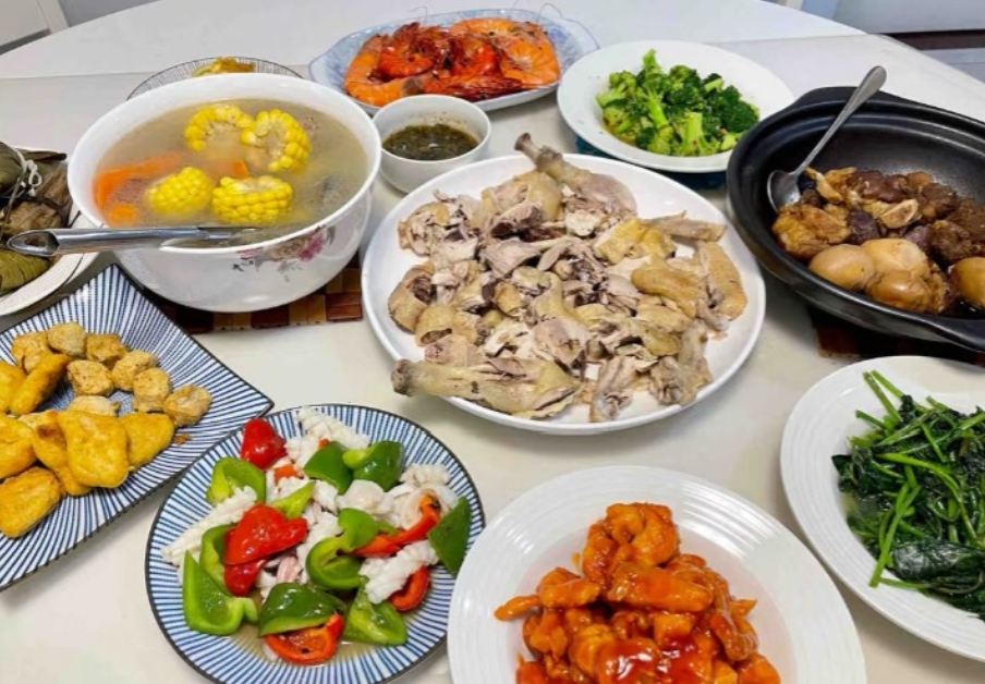 不怕你们笑话，我从来没有喊过我公婆一声爸妈。

结婚十几年了，孩子都10岁了，