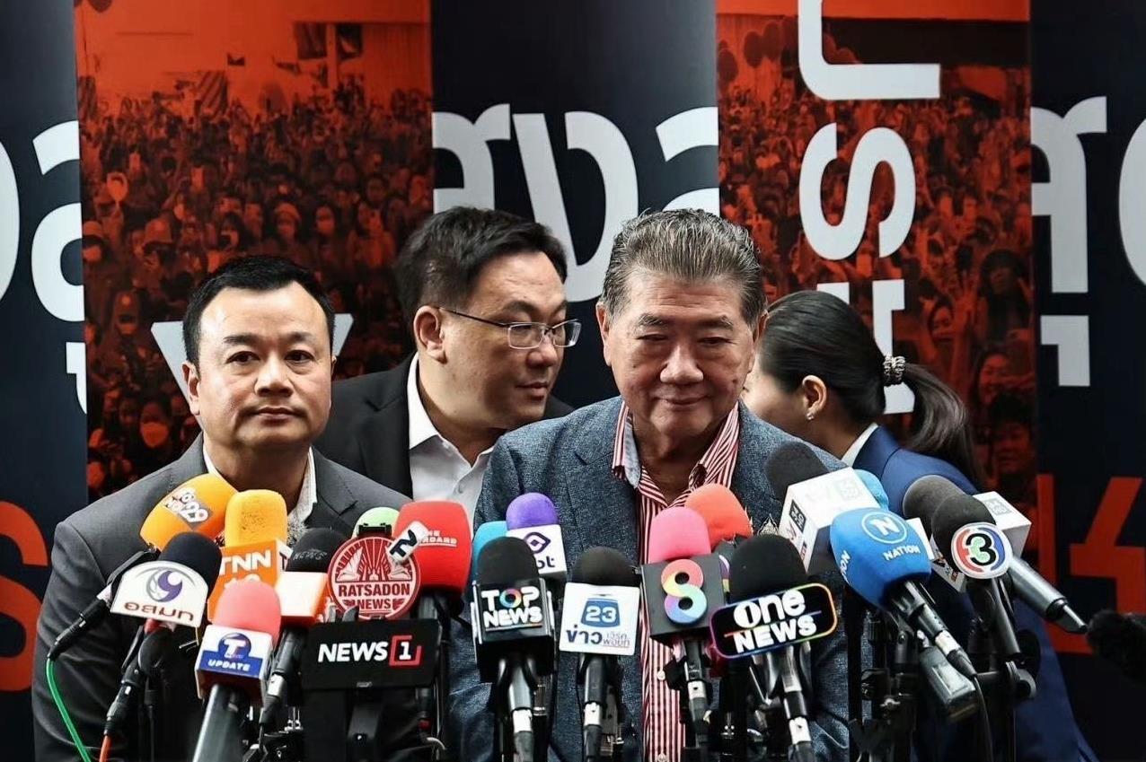 泰国军方可能高兴的太早了，据报道，为泰党普坦称，答应人民党的一切条件并执行，也就