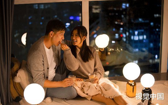 我忘了贺少后，他疯了