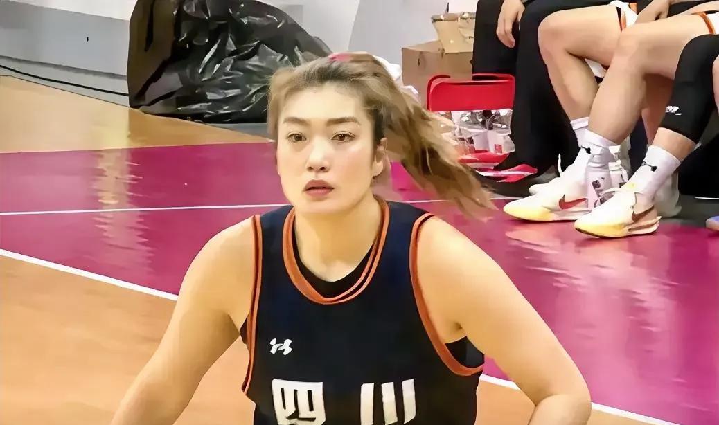 宫鲁鸣惊出一身冷汗——李梦怒砍25分！
全运会女篮预选赛，四川女篮140-31大