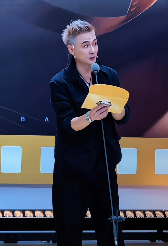 吴镇宇颜值身材在线，被赞老法拉利