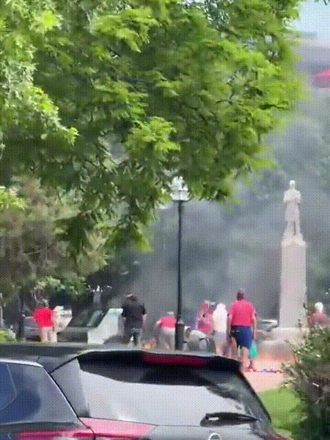 据报美国科罗拉多州发生了一起“有针对性的恐怖袭击”，事件发生在博尔德市的一个犹太