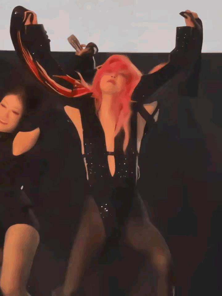 对薛凯琪真的好失望！
以前总感觉她是一个乖乖女形象，长的也好看，甜美可爱，没想到