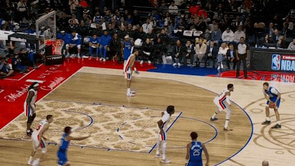 弗拉格持球借挡拆，空位干拔三分出手命中