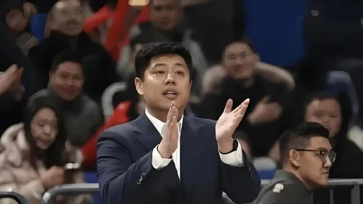 CBA揭幕战消息，新规正式执行，广厦男篮领取冠军戒指