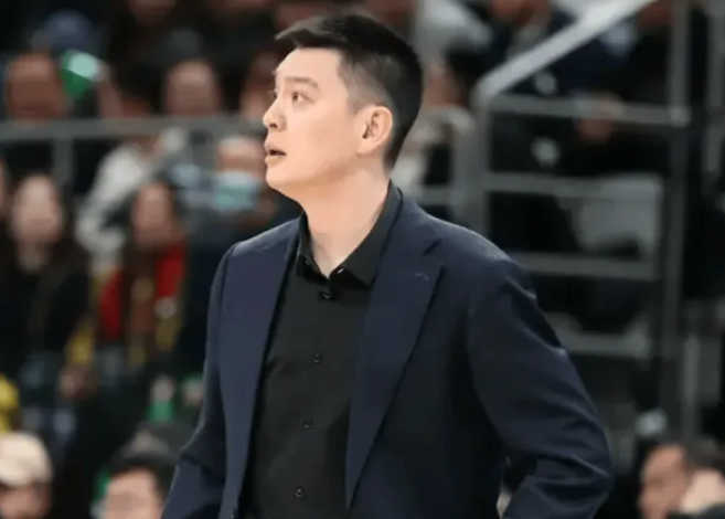 CBA常规赛，辽宁客场59-78不敌新疆。
据山西解说侯向锋报道：杨鸣提出辞职，