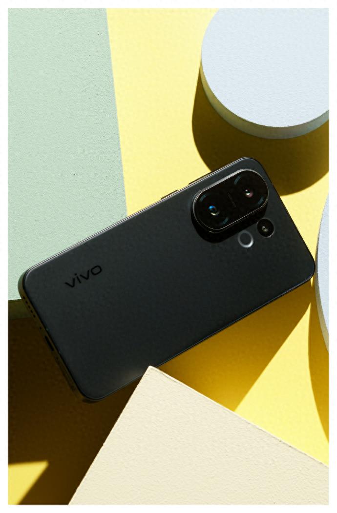 三丽鸥家族的萌趣灵魂注入硬核科技，vivo S30系列来袭
