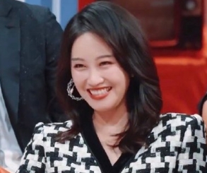 蓝盈莹开启“战斗模式”！《生万物》对战宁学祥，游戏环节用枕头和沈腾“打”得有来有