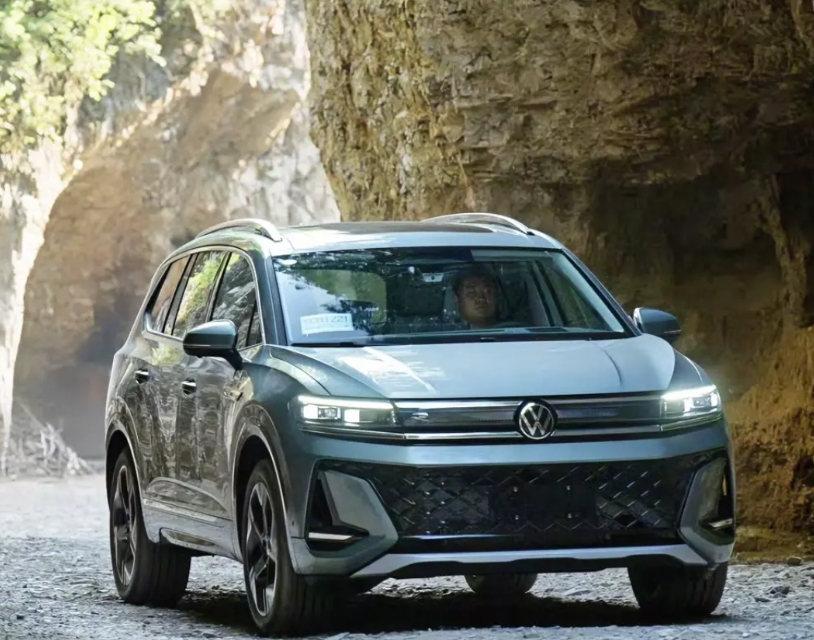 29.99万，一汽大众全新揽境贵不贵？

作为一个七座的SUV，一汽大众今天晚上