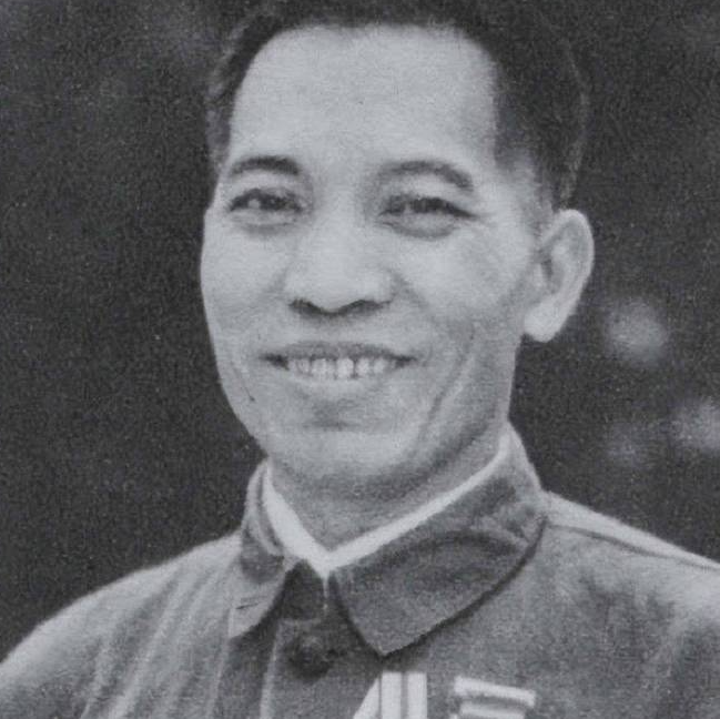 1979年，我军攻打越军炮台受阻，打了100多发炮弹，都攻不破，这时，一个炊事员
