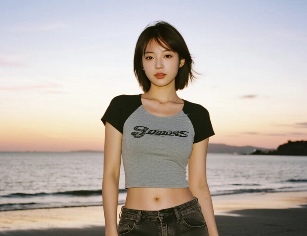 夕阳下的梦幻海岸：见证她的每一次回眸