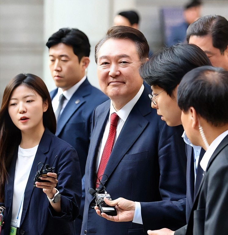 总统夫人又出事了











韩国总统的夫人金建希，最近摊上大事了！她