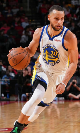 复出即输球，现在的库里感觉都不如41岁的老詹，起码弱一个档次，库里这表现还不如小