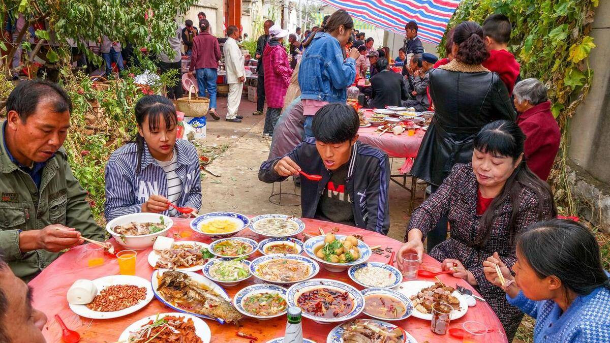 你发现了吗？现在亲戚之间，除了红白喜事平时根本不联系，扎心了