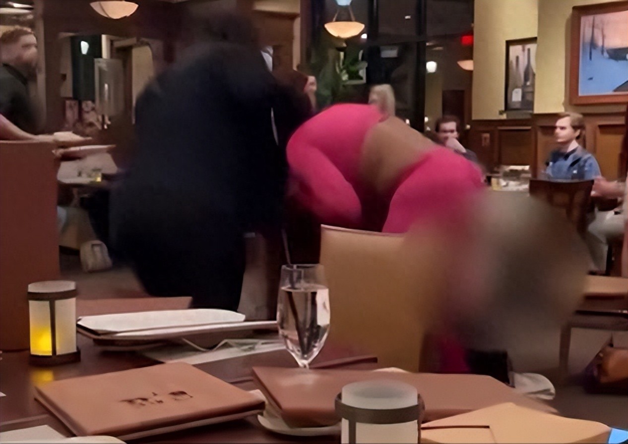 九名黑人女性因斗殴事件遭驱逐 种族歧视索赔3500万