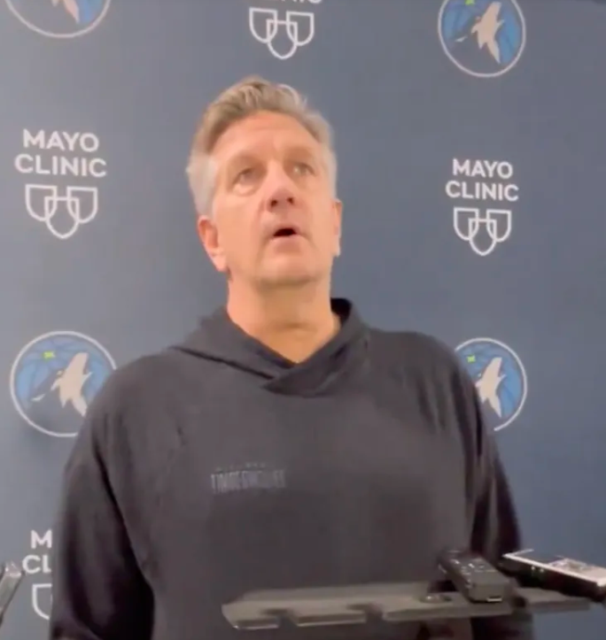 明日NBA比赛森林狼将对阵凯尔特人。
森林狼主帅克里斯-芬奇在接受记者采访时谈到