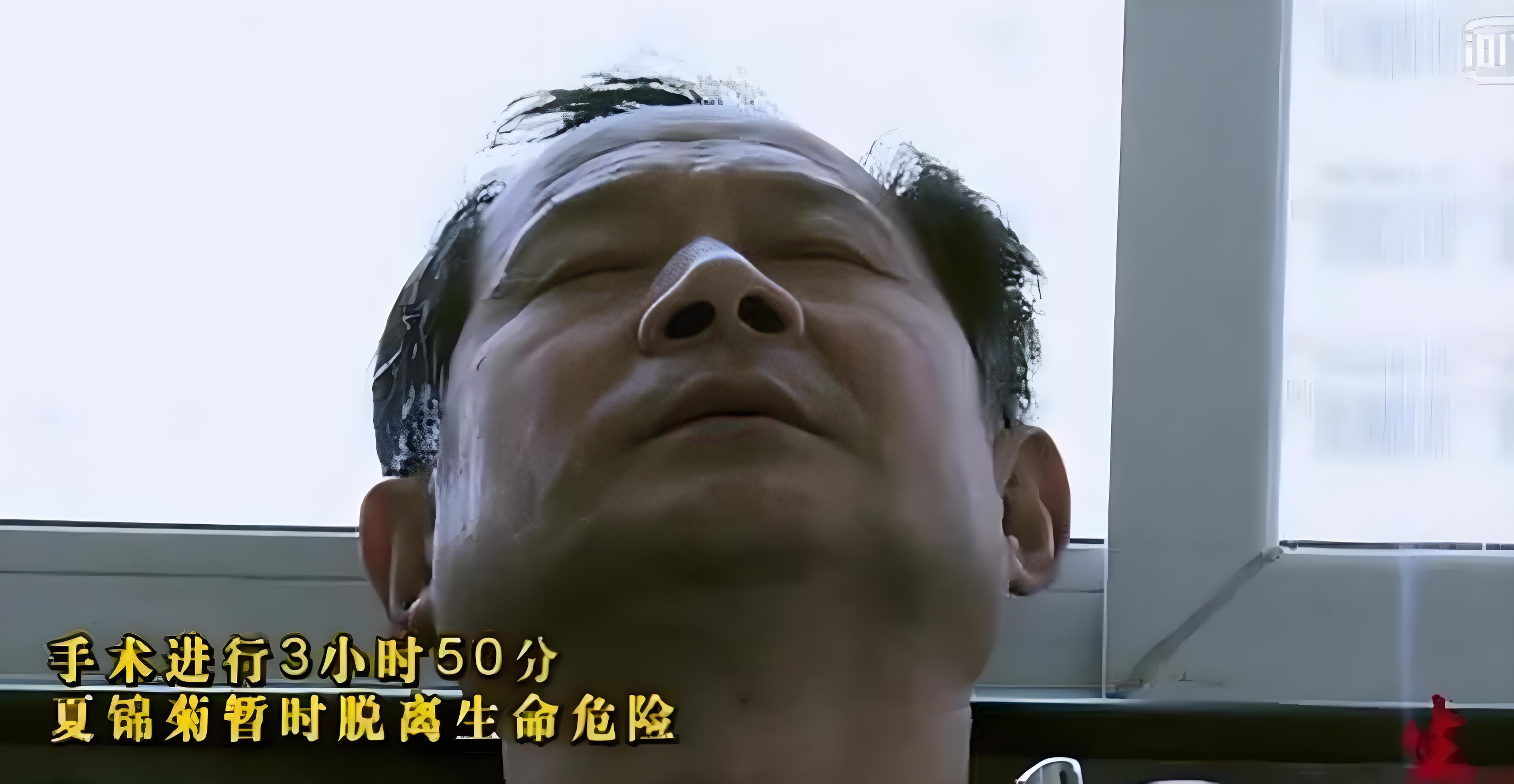 纪录片《生门》里面，有个叫夏锦菊的女人，33岁，为了给老公传宗接代生个儿子，5年