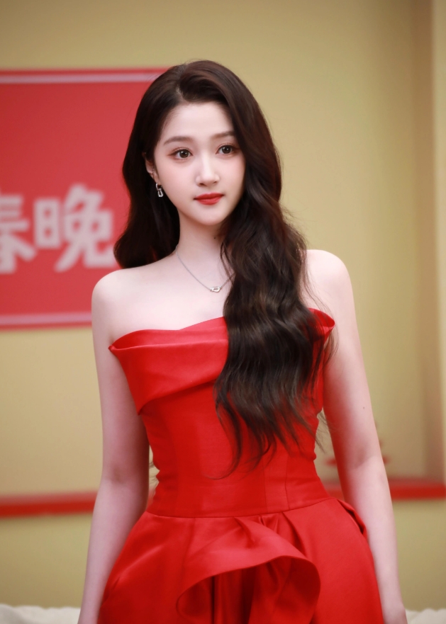 关晓彤的这个造型好看吗？