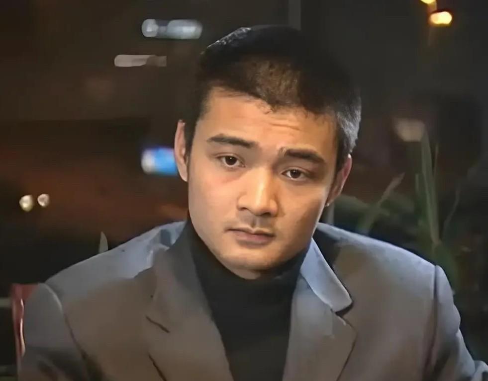 《黑洞》小芮，演员黄翀被曝已去世
真是一语成谶，
原来他根本不是死于疾病，而是作