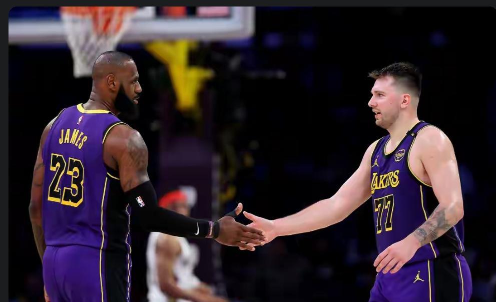 湖人拥有最强双人组，下赛季稳了？
根据ESPN排名的新赛季百大球星湖人有两名球员
