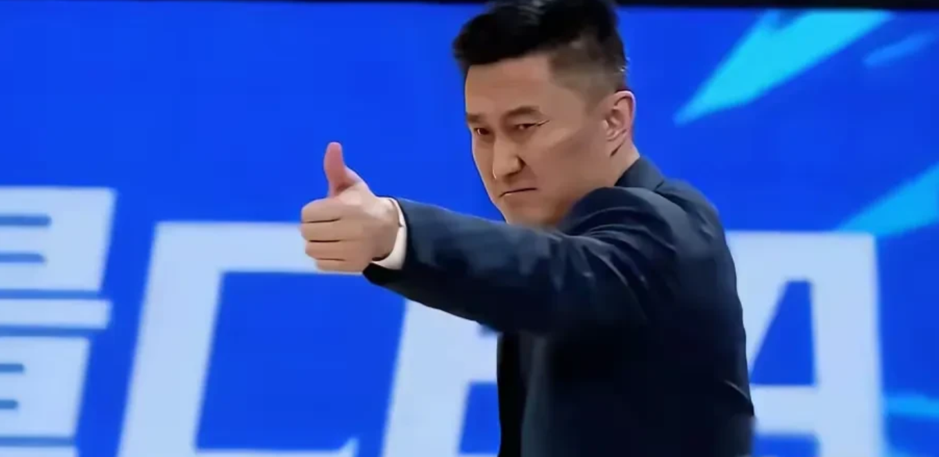 杜锋NO.1，预测:广东新赛季两套5上5下阵容出炉:

1.首发阵容

控卫--