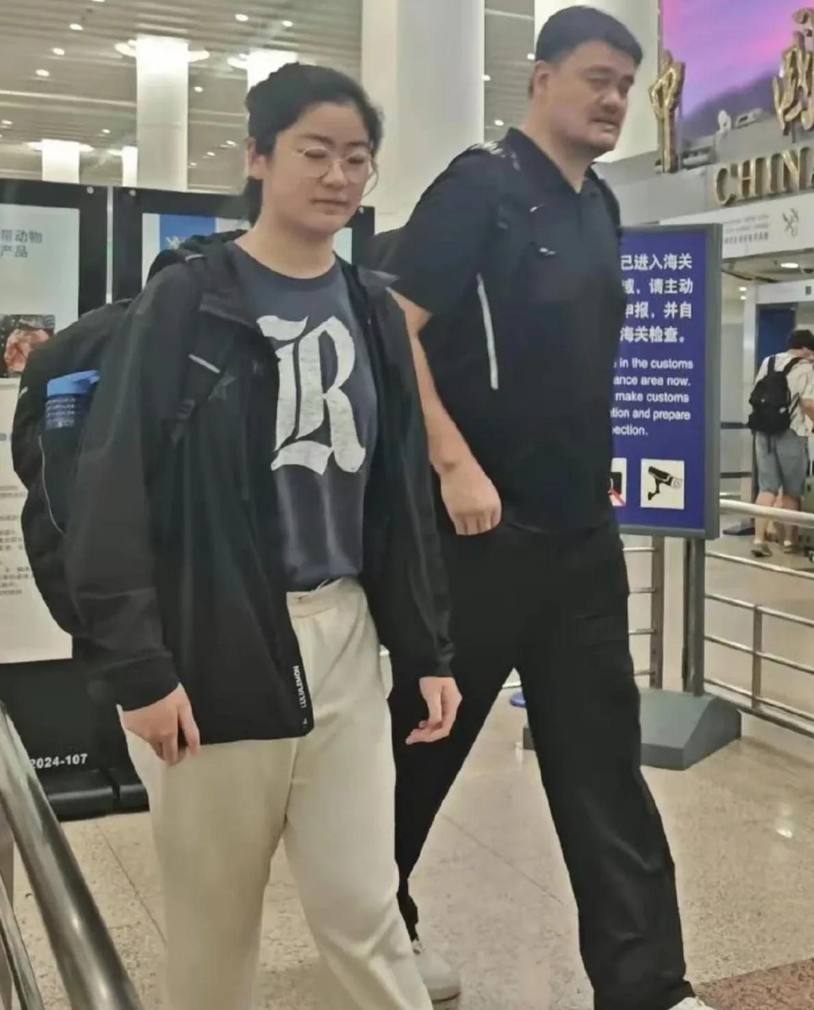 姚明女儿15岁，1.9米！！
姚沁蕾（15岁）身高已达1.9米（2025年7月数