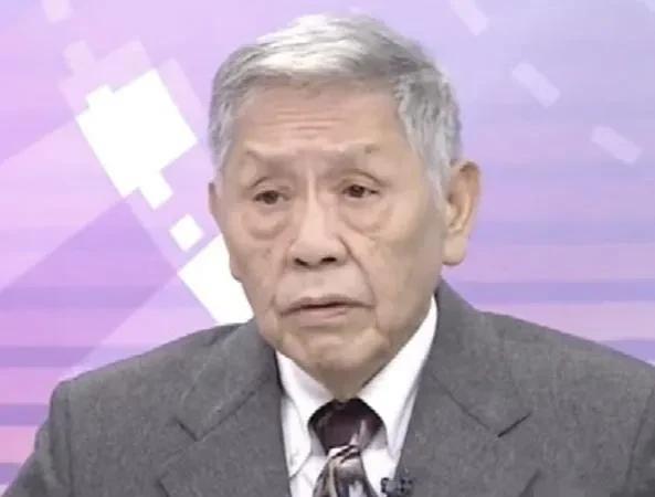 中国网民很不容易，我们是“学生”，却要去教一代又一代的“老师”去如何做人，如何去