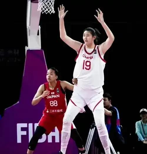 五年之内不可替代，李月汝还是国家队第一中锋！
1. 速度
现代篮球最重要的一个就