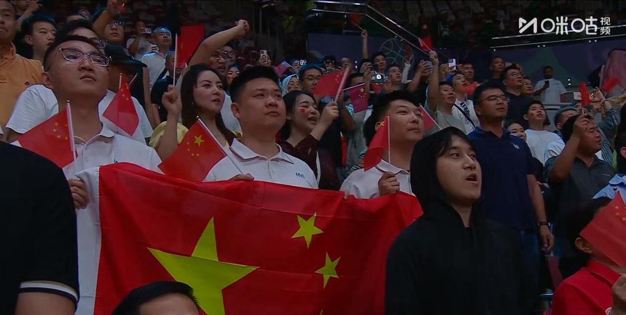 大秋怎么了？在昨天晚上中国男篮对阵东道主沙特阿拉伯男篮的比赛中：
       