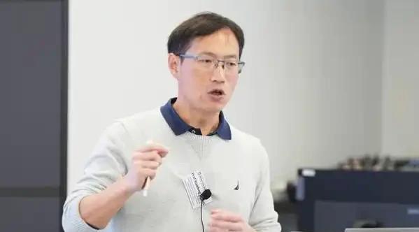 美国重启“中国行动计划”？投奔美国26年的中国专家王晓峰，突然被FBI带走调查，