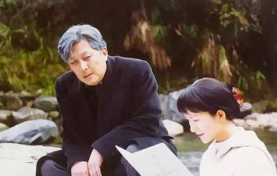    这部《雪白血红》看完了，我是奔着唐国强老师看的，因为之前对这部剧有所了解，