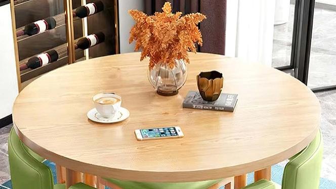 给老人房的 “温润环保桌”