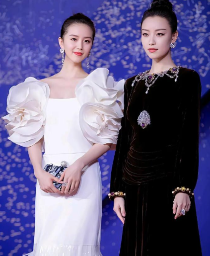 从王家卫录音曝光来看
刘诗诗人品真好
不争不抢，很漂亮，而且还不抱怨，你看在流金