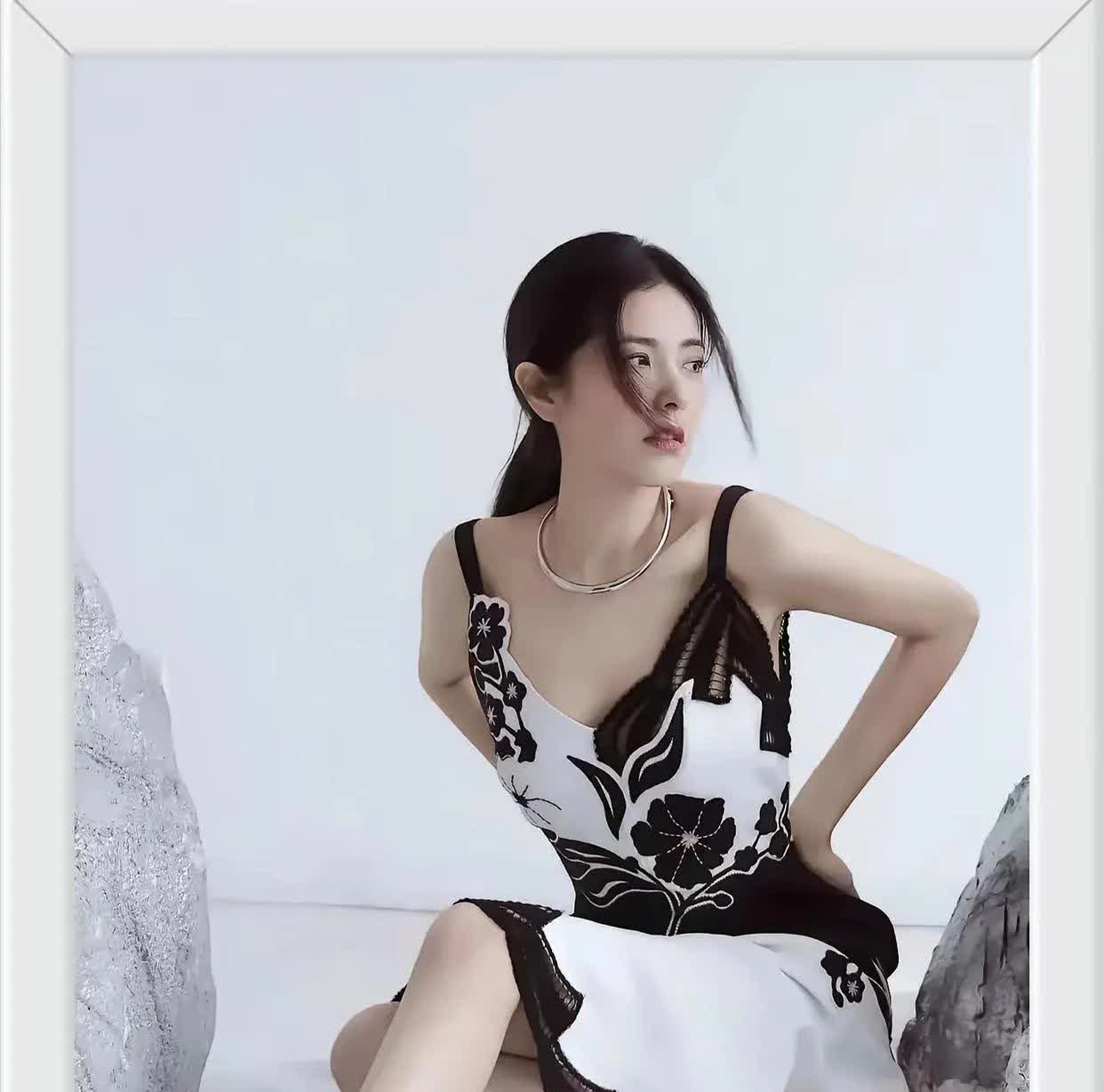 曾黎的玉足是犯天条了吗？这么好看。