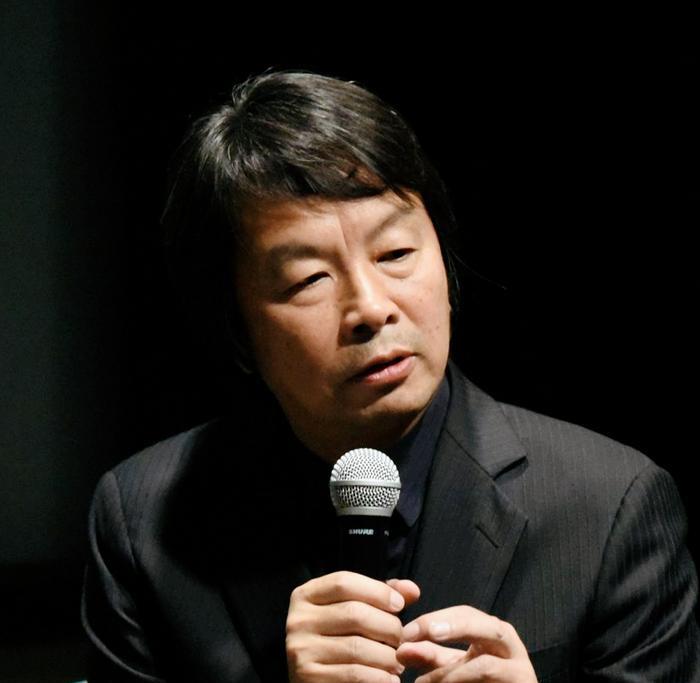 一语惊人！“北大才子”刘震云直言：不读红楼梦，不知道上流社会有多渣；不读金瓶梅，