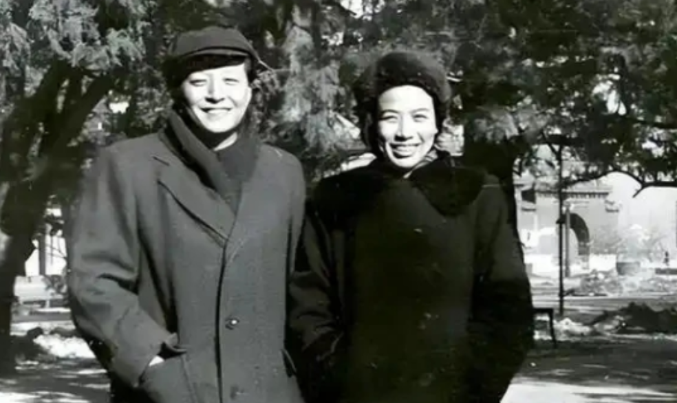 1951年，周总理的女婿在朝鲜与金日成的女秘书公然同居，彭德怀气急败坏，总理得知