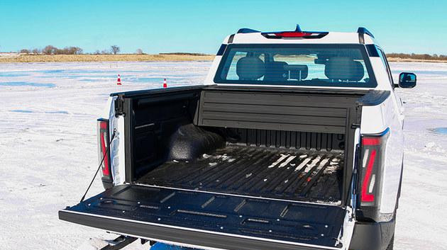 畅玩皮卡冰雪嘉年华 2025皮卡冰雪体验营顺利举行