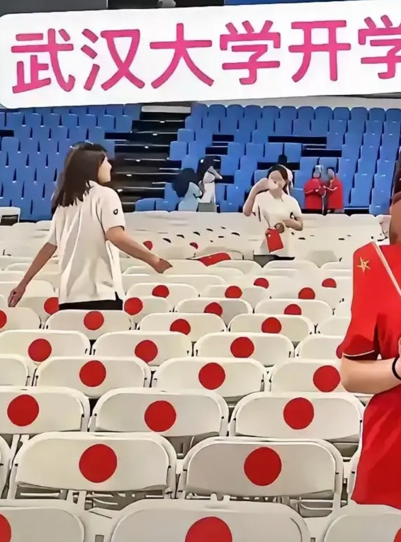 开学第一课，武汉大学狠一流！
大阅兵才刚刚结束，就要迫不及待的表达什么了吗？
高