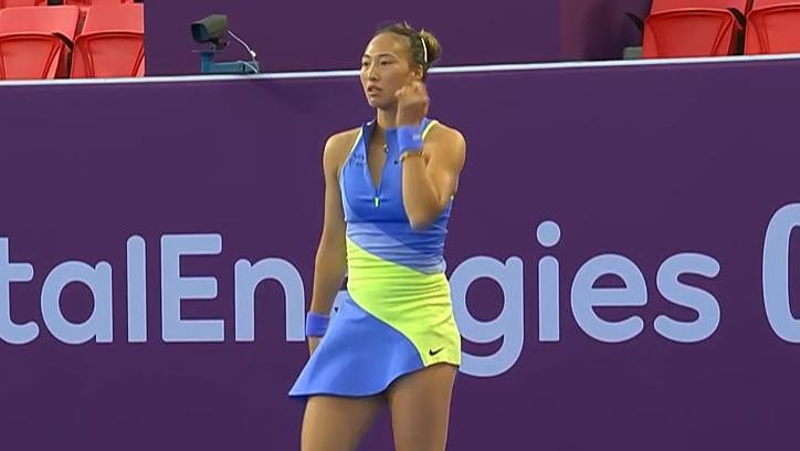 熬过160天黑暗！郑钦文把美国猛将打到摔拍，下一战全世界沸腾了