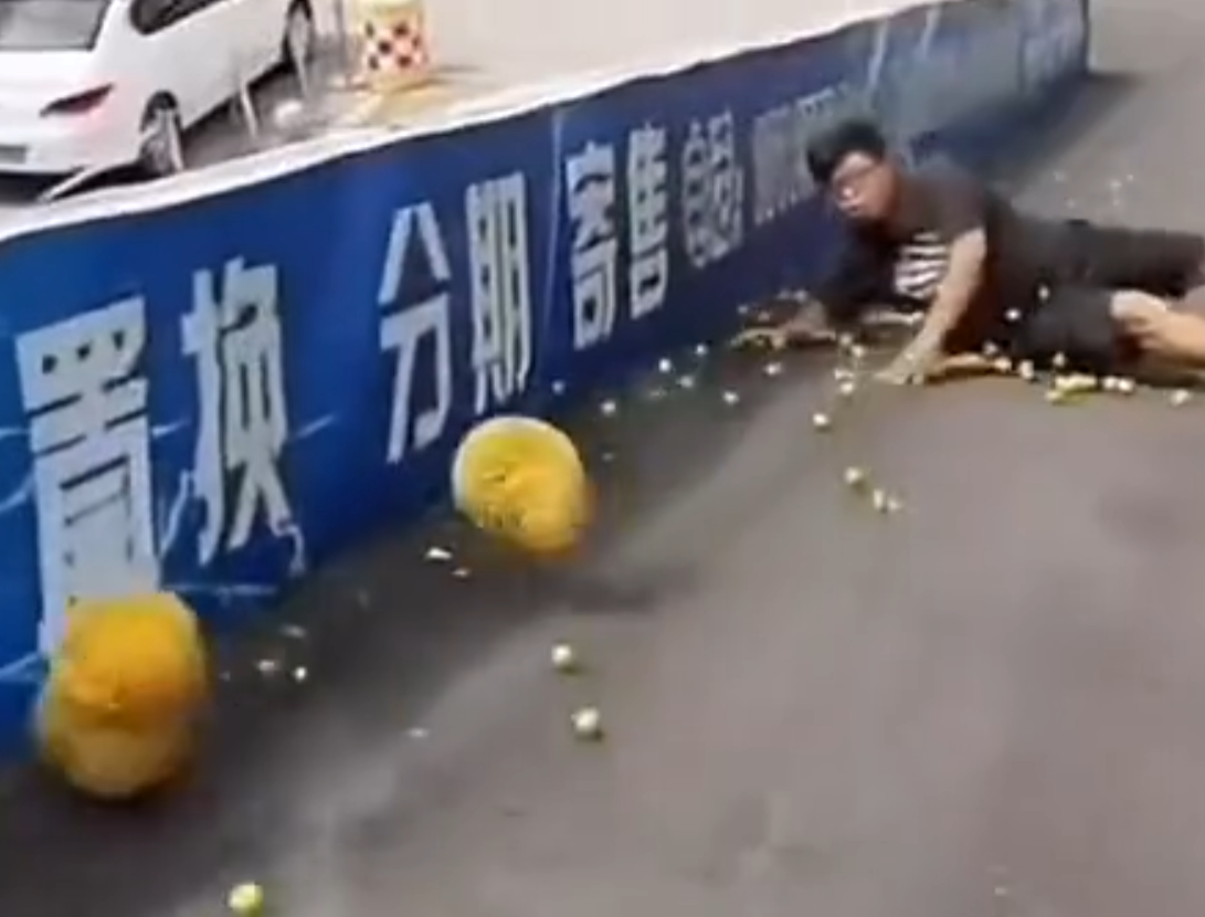 好人做到底，你跑啥啊[哭笑不得]